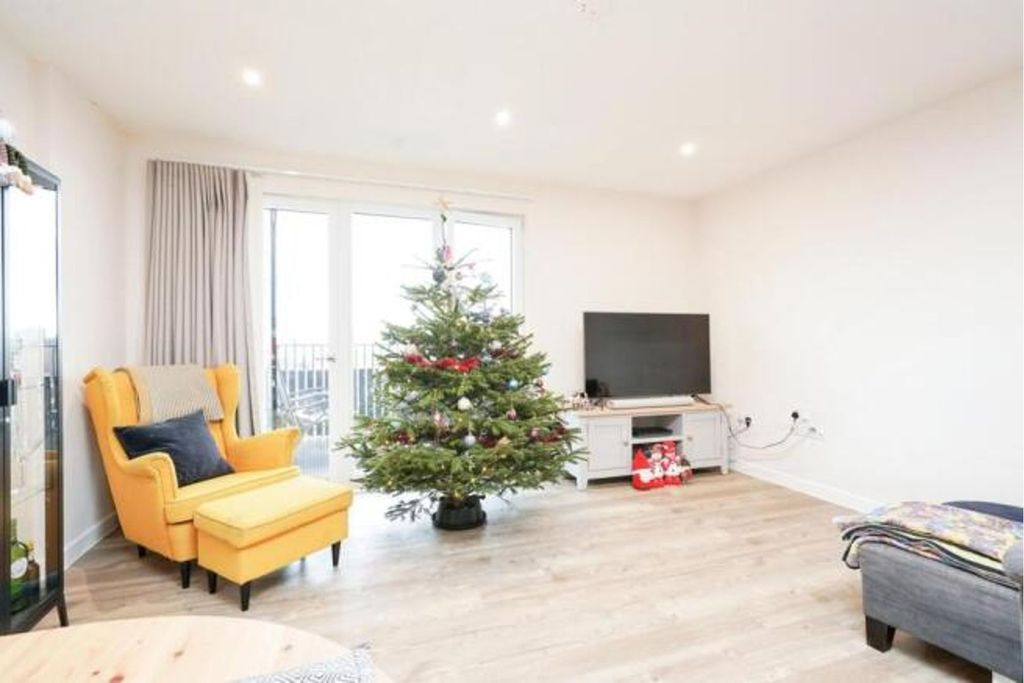 Property photo 2 of 14 Open Plan Living