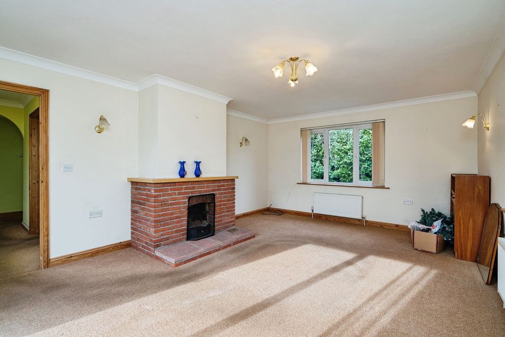 Property photo 3 of 19 Pbox-Img.Jpg