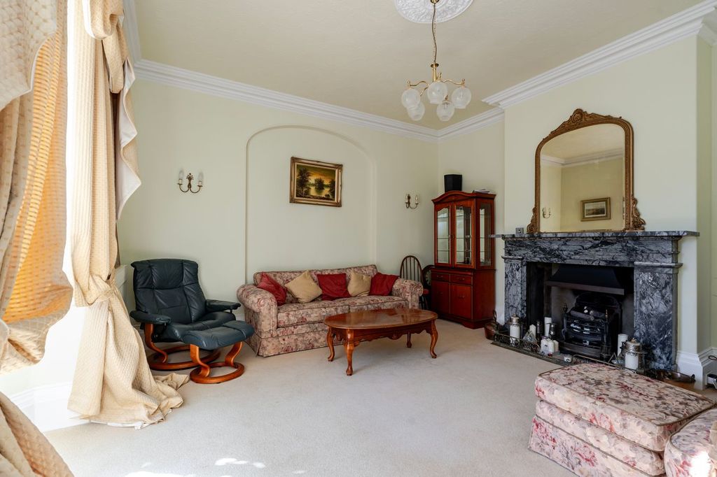Property photo 3 of 22