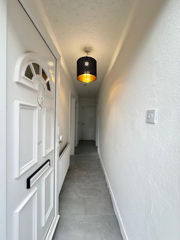 Property photo 1 of 7 Two Bed Maisonette To Rent Berwick Avenue, Hayes Ub4