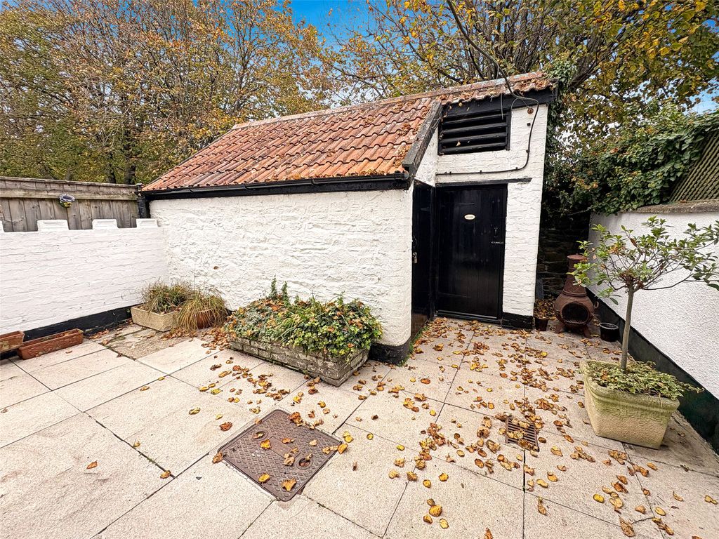 Property photo 2 of 13 2 - Picture No. 20