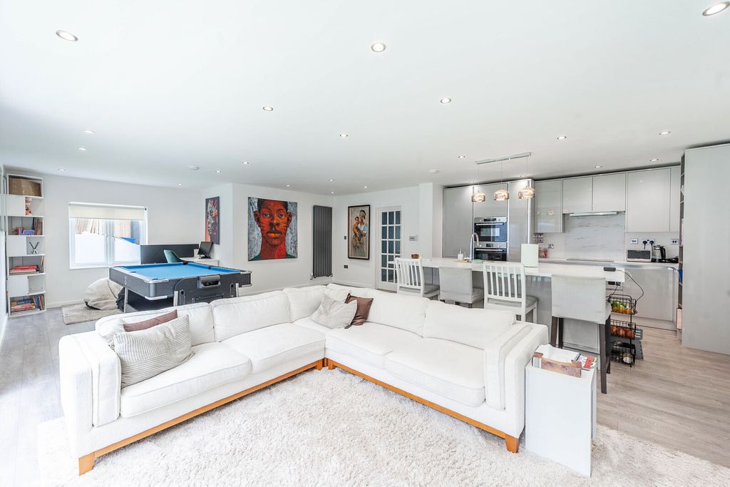 Additional image 26 of 5 bed detached house for saleLittle Potters, Bushey WD23