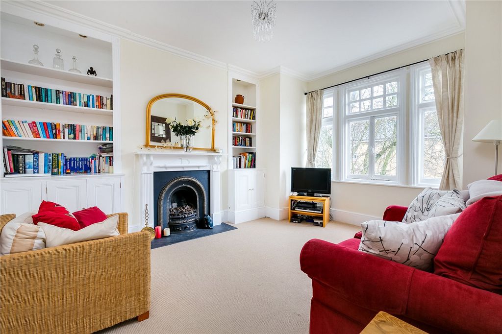 Property photo 2 of 9