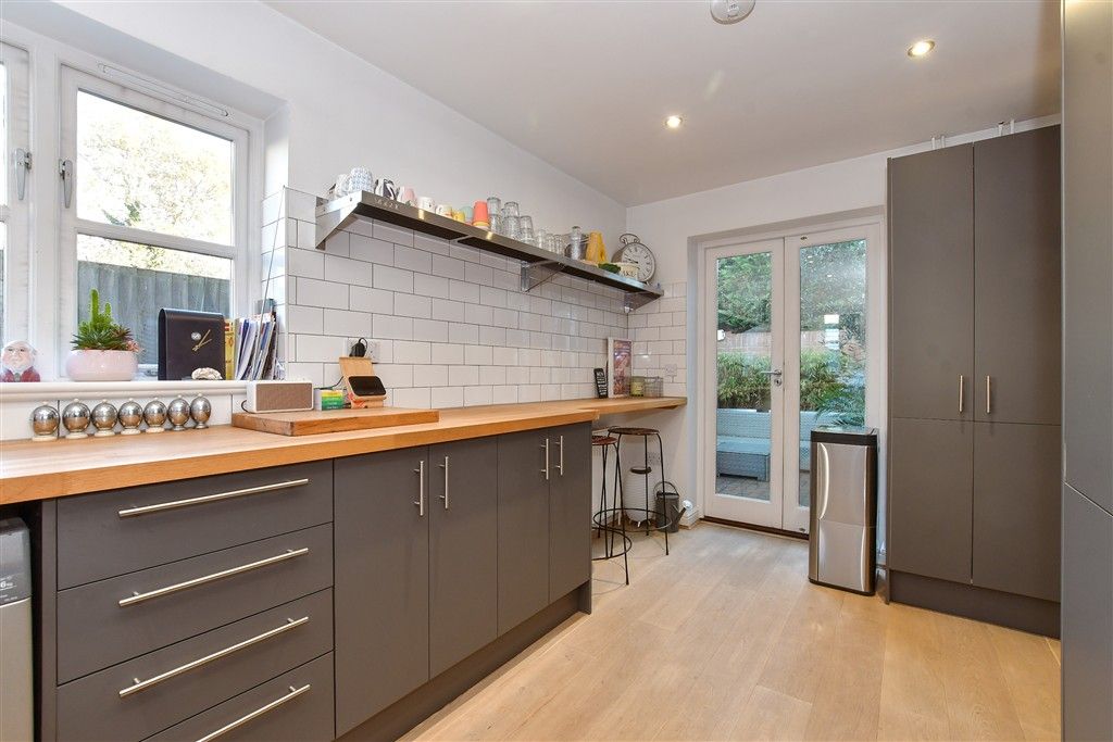 Property photo 3 of 13 Kitchen
