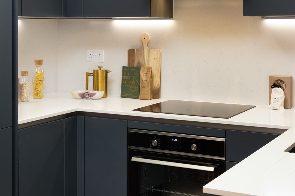 Property photo 3 of 6 Kitchen Appliances - Hendon Waterside