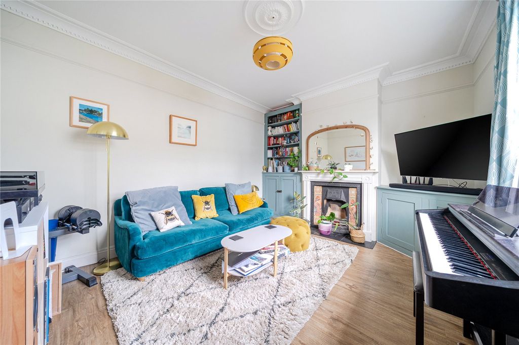 Property photo 3 of 21 Picture No. 10