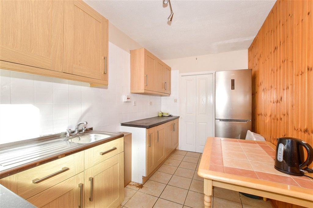 Property photo 3 of 9 Kitchen