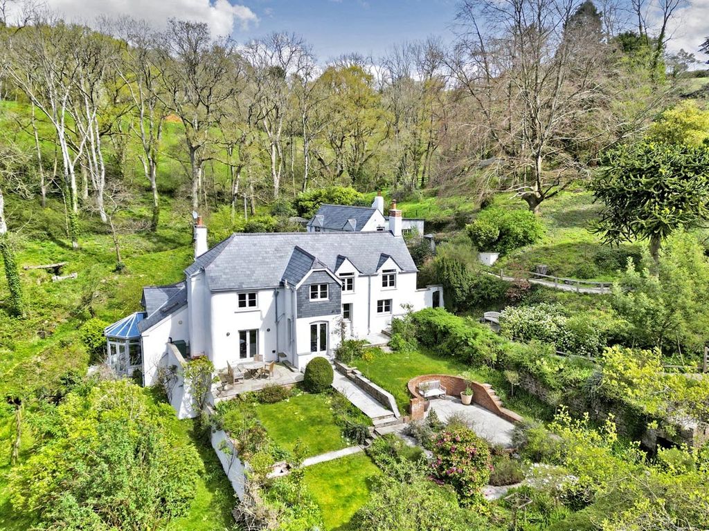 Property photo 3 of 27 The Farmhouse