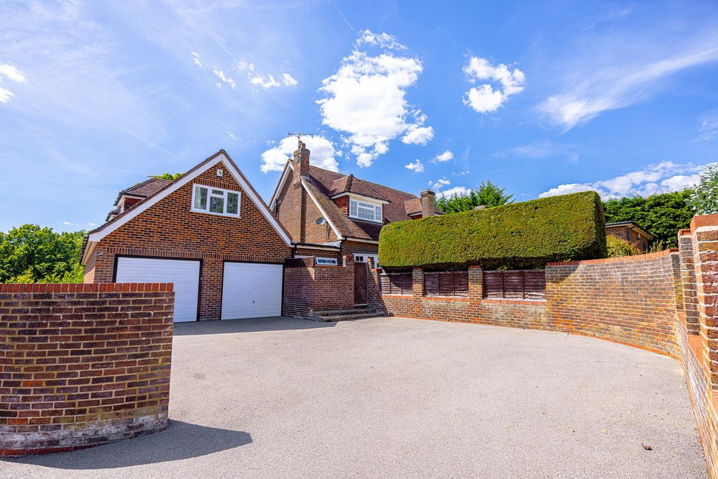 Property photo 3 of 37