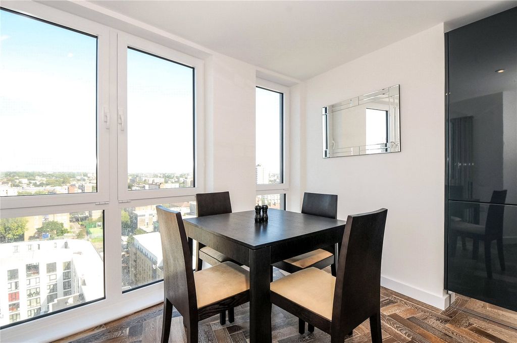 Property photo 3 of 9 Dining Area