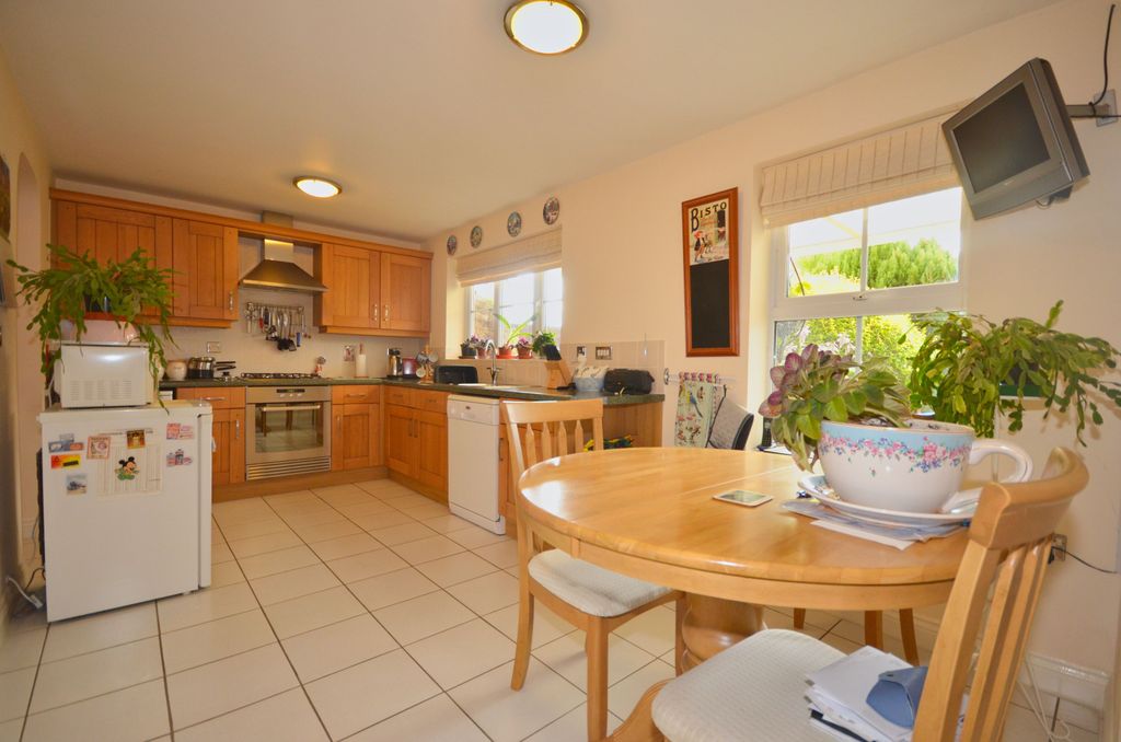 Property photo 3 of 37
