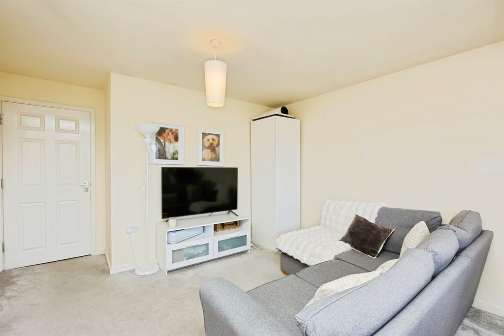 Property photo 3 of 16