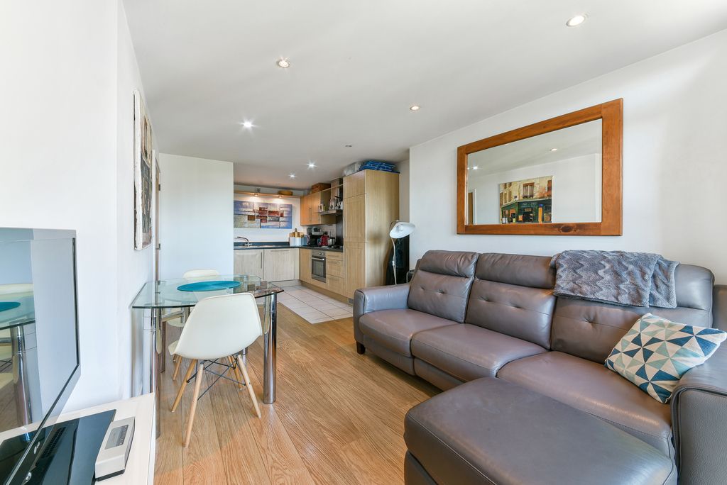 Property photo 2 of 8