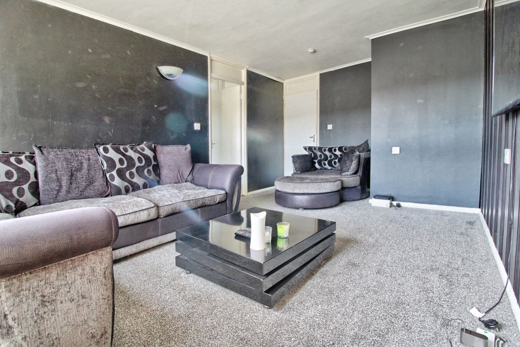 Property photo 2 of 10 2