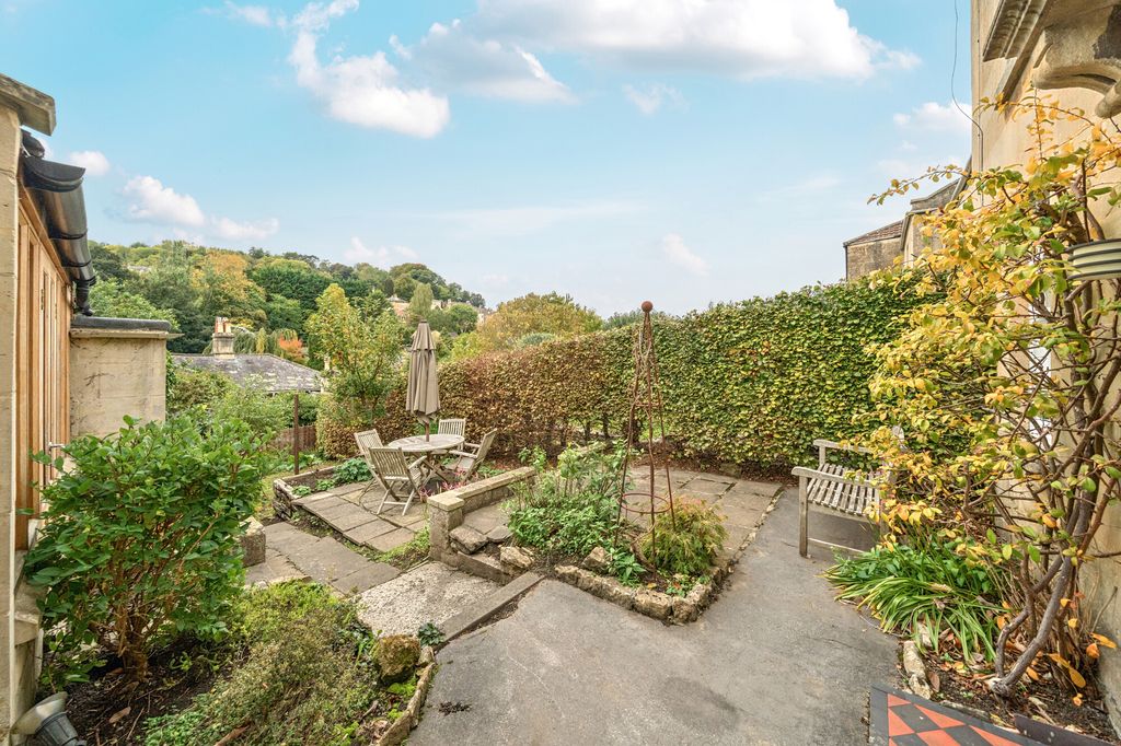 Property photo 3 of 16