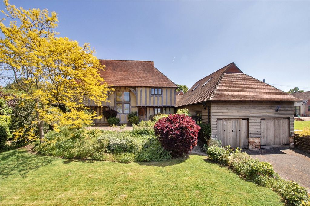 Property photo 1 of 11 Oakley