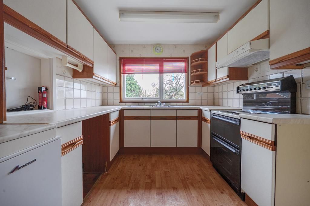 Property photo 2 of 20 Kitchen