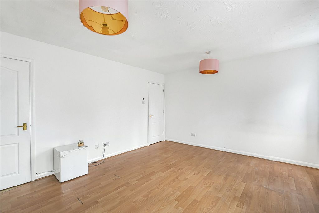 Property photo 1 of 10 Studio