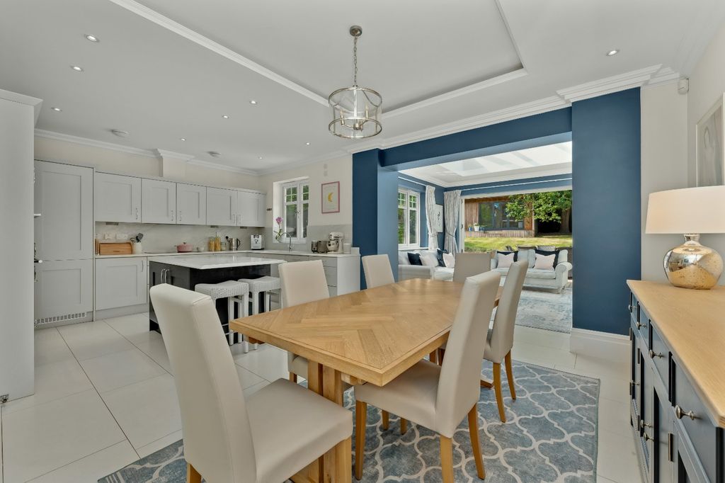 Property photo 2 of 23 Kitchen/Dining Room