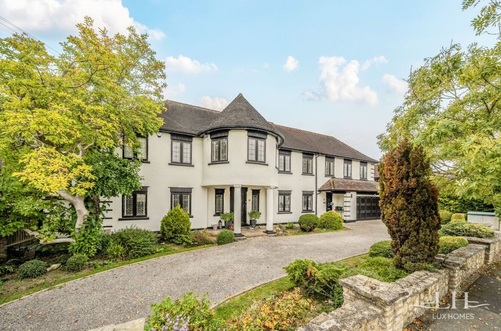 Property photo 1 of 28