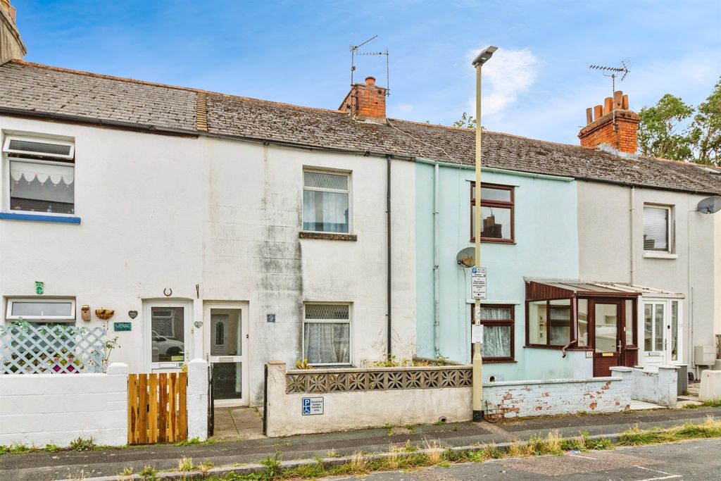 Property photo 1 of 17