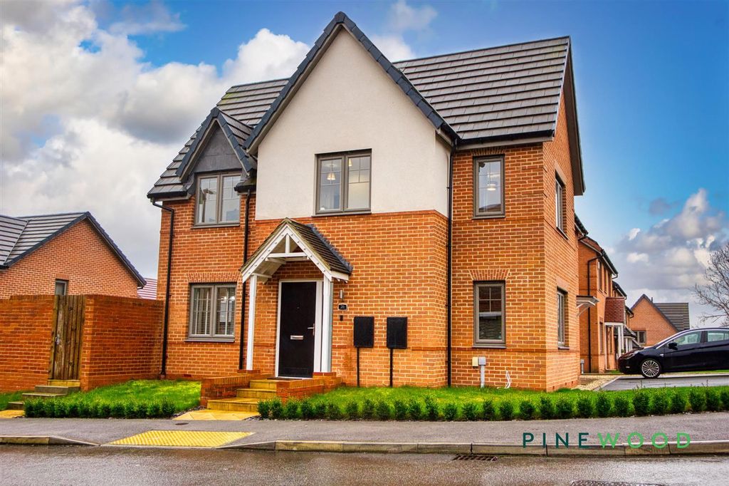 Property photo 1 of 21 Front