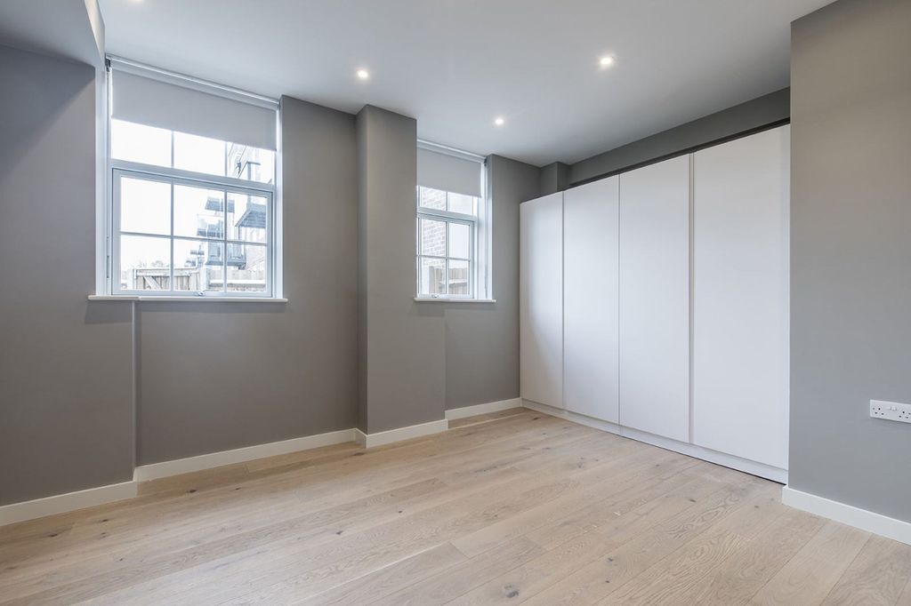 Property photo 3 of 12 Bedroom (Example)