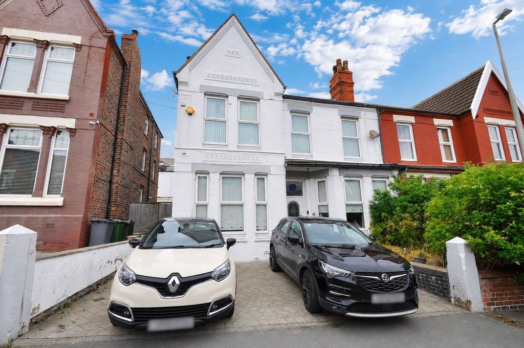 Property photo 1 of 39