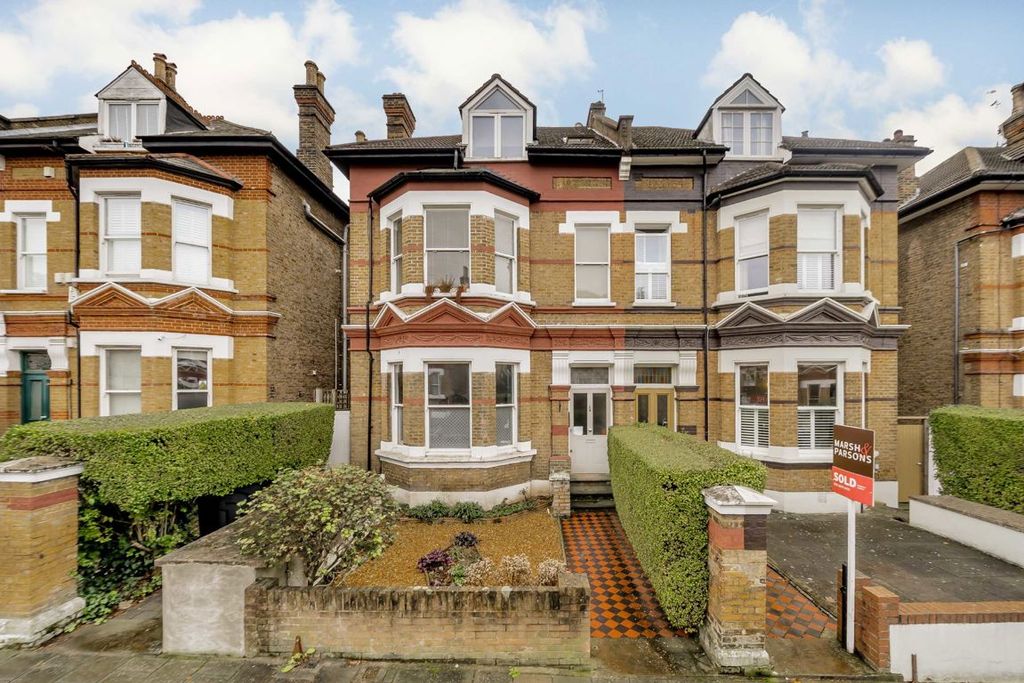 Property photo 1 of 5