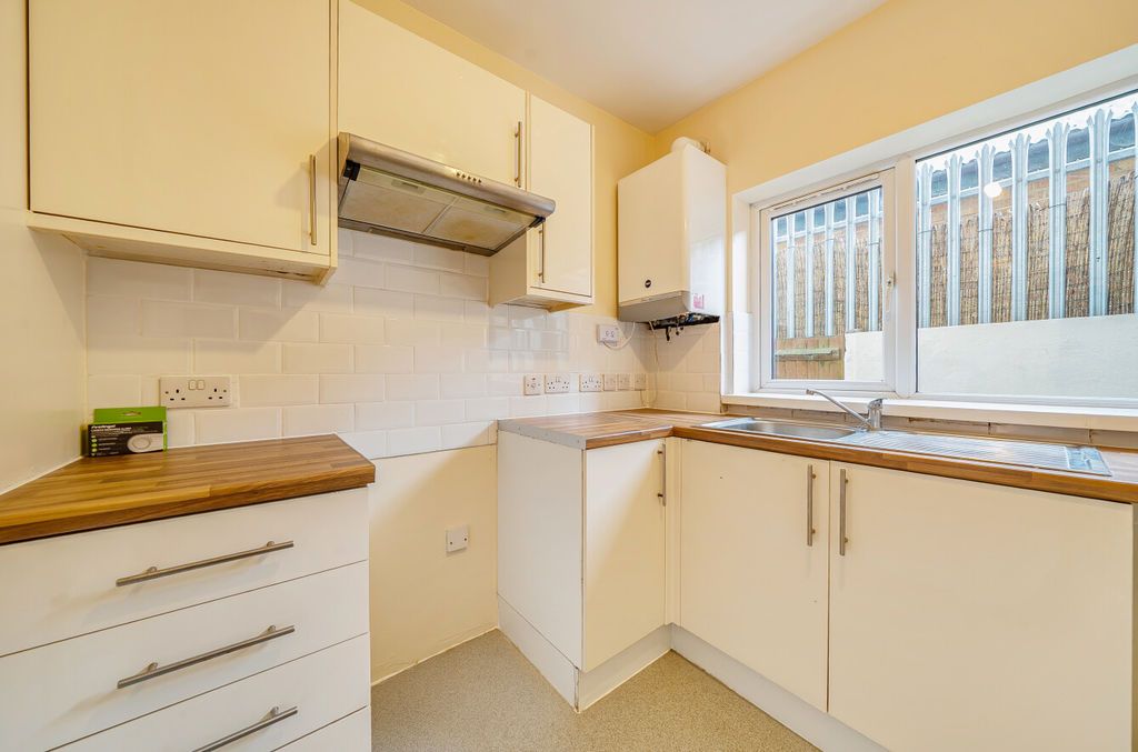 Property photo 2 of 13 Kitchen