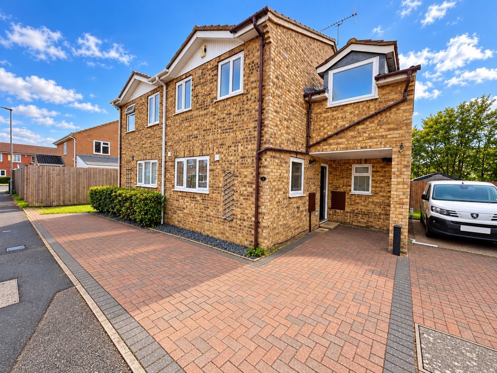Property photo 1 of 12 5556570