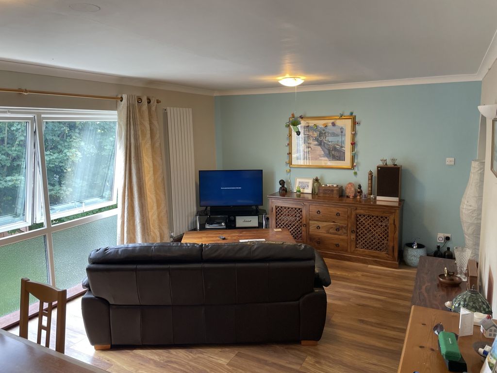 Property photo 3 of 25