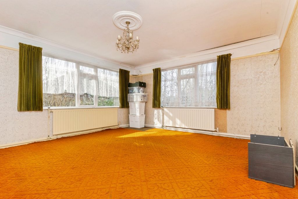 Property photo 3 of 20 Living Room