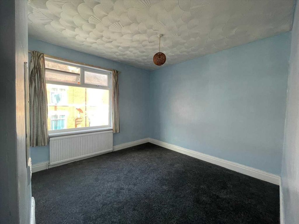 Property photo 3 of 5