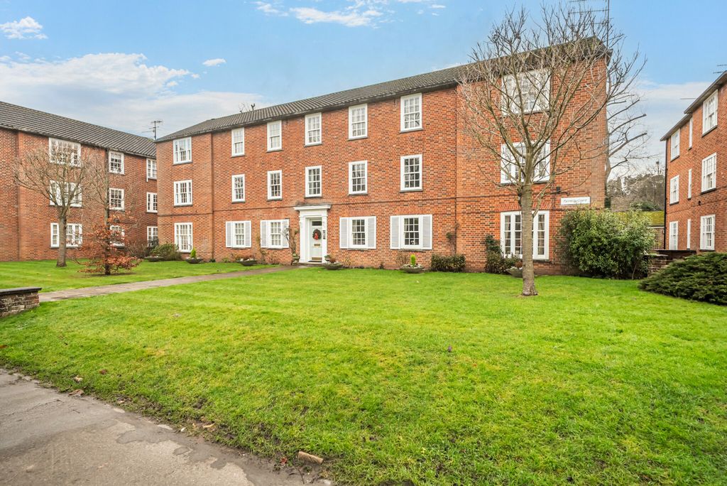 Property photo 1 of 20 1393141-20-6942d6...