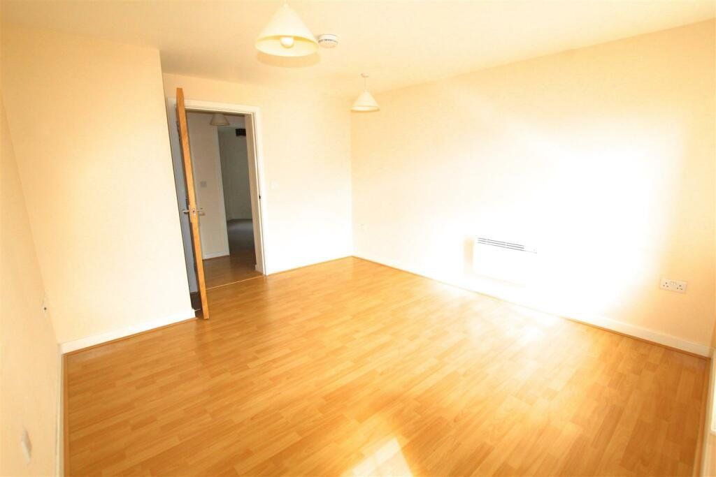 Property photo 3 of 8 Picture No. 07