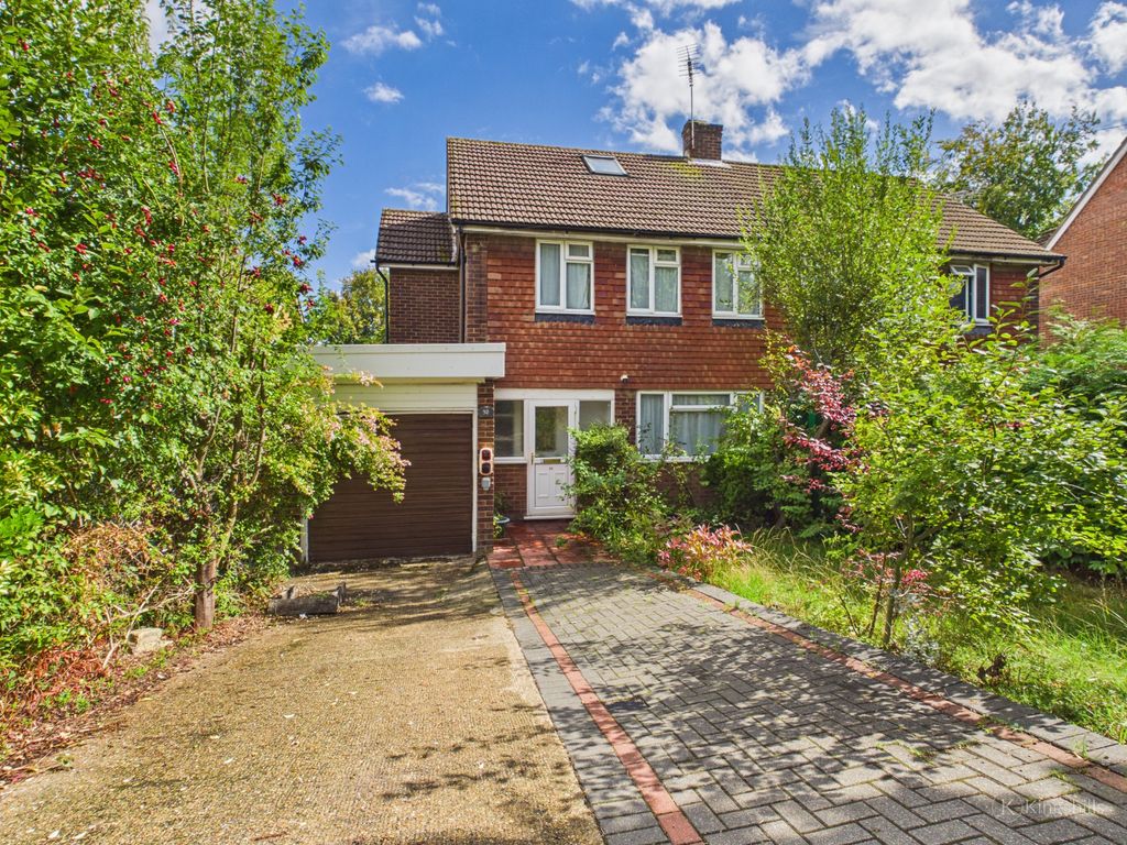 Property photo 1 of 13 Cam01920G0-Pr0192-Still024