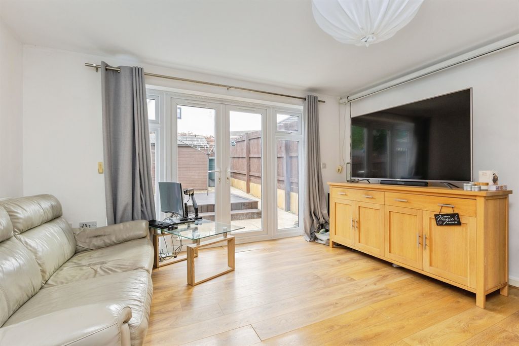 Property photo 2 of 19