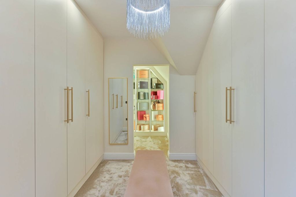 Property photo 3 of 32