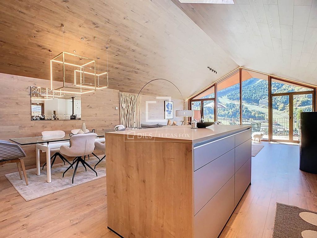 Property photo 2 of 53