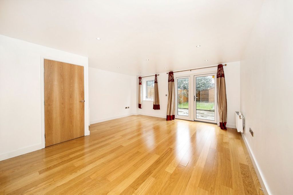 Property photo 2 of 7