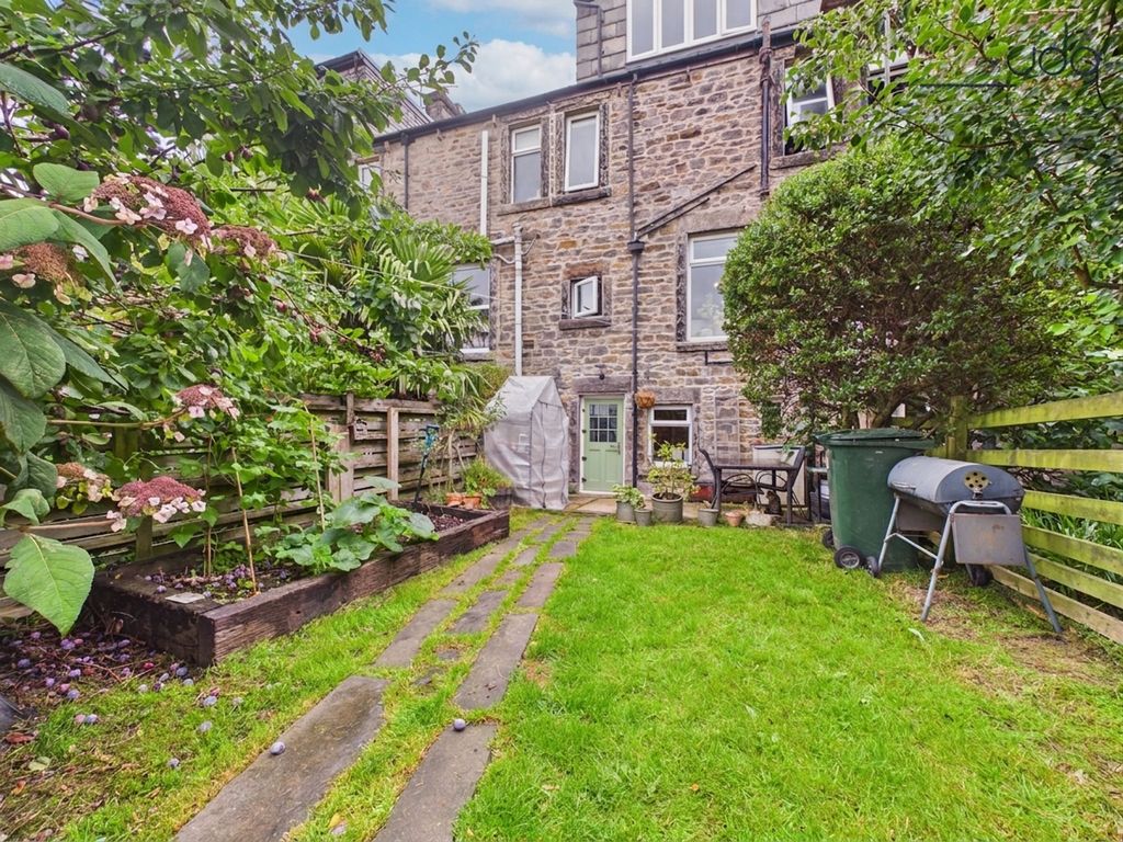 Property photo 2 of 13 A Generous Garden With A Green Outlook