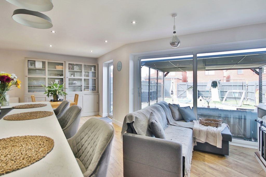 Property photo 3 of 17 3508958