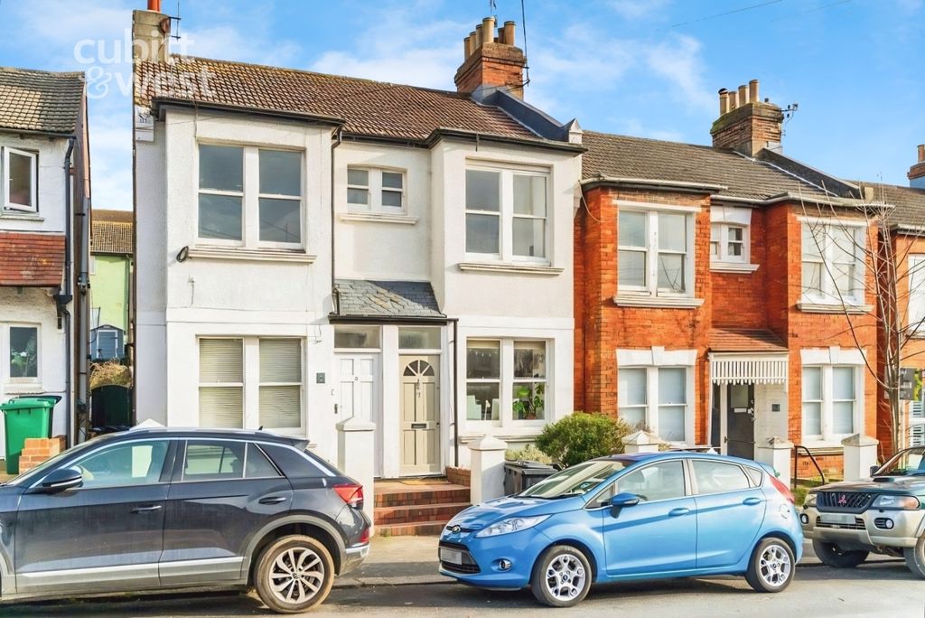 Property photo 1 of 14 External