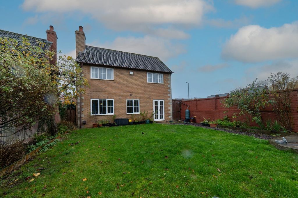 Property photo 2 of 16