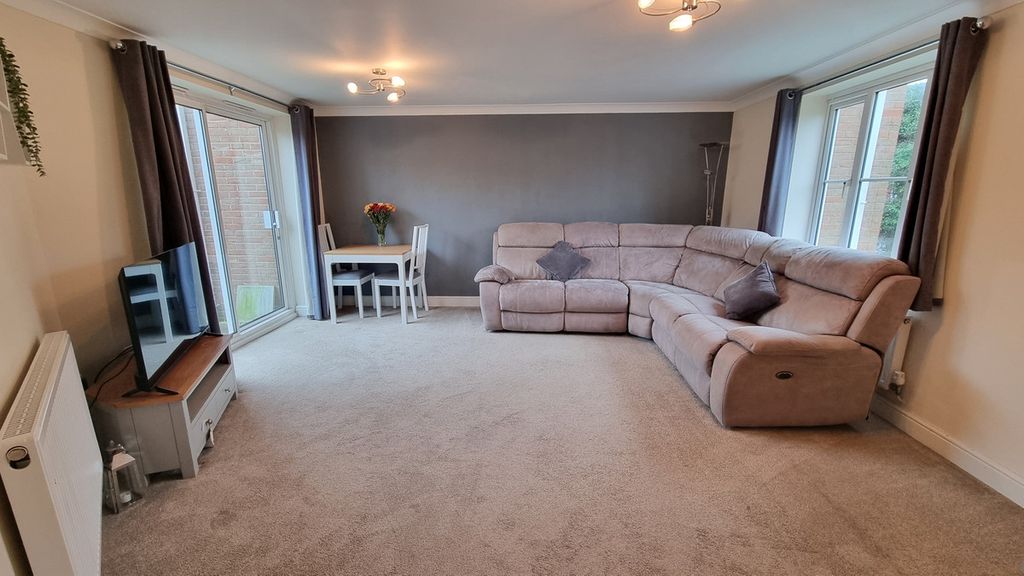 Property photo 3 of 21