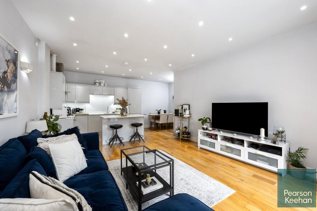 Property photo 3 of 16 1A Stoneham Lofts, Flat 3-007.Jpg