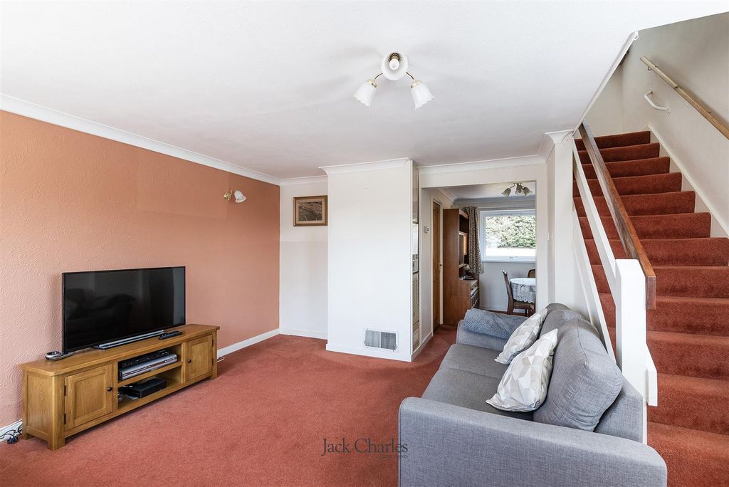 Property photo 2 of 17 26 Cherwell Close, Tn10 3th 002.Jpg