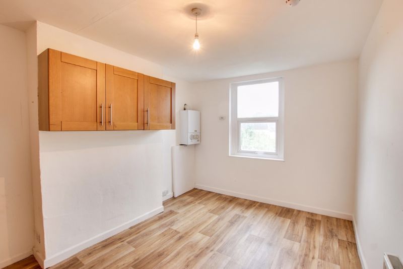 Property photo 2 of 8 Photo 6