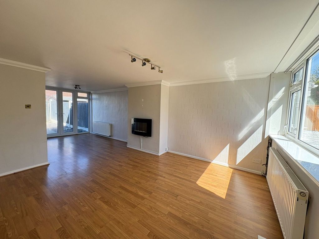 Property photo 2 of 23